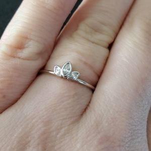 Ornate minimalist Sterling silver 925 cz ring size 6